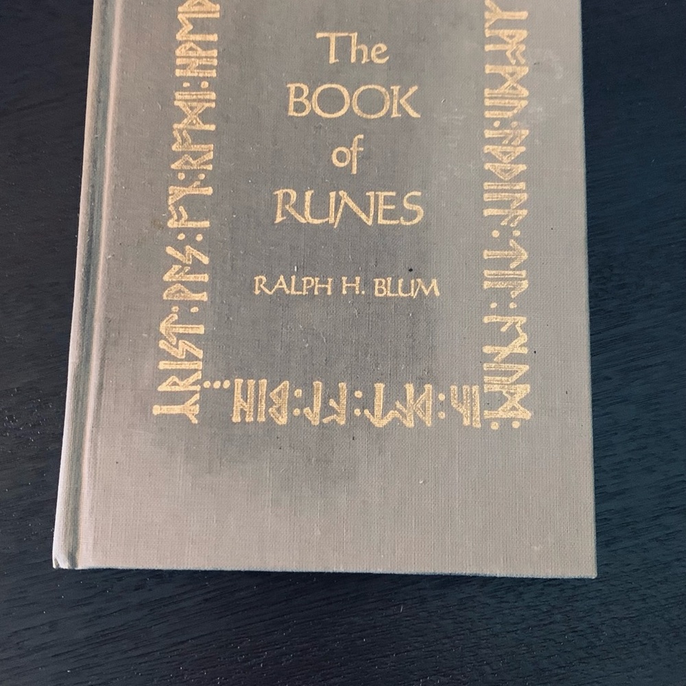 Vintage Runes - Picture 2 of 6